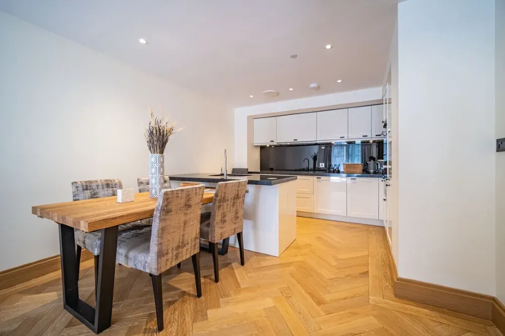 Apartment abroad 110.6 sq.m 2 rooms floor 4 London, at Вестминстер London - photo 11