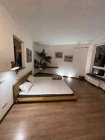 Оренда Квартира 1-кімнатна, 8/25 поверх на Зарічна, 1г Kiev