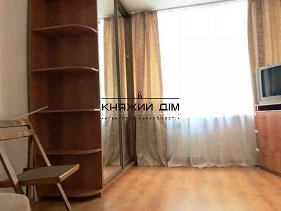 Оренда Квартира 1-кімнатна, 1/9 поверх на Бастионный пер. Kiev