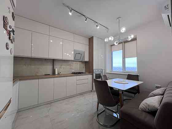 Продаж Квартира 2-кімнатна, 6/10 поверх на вул. Івасюка В. Ивано-Франковск