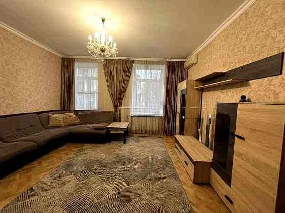 Продаж Квартира 3-кімнатна, 2/4 поверх на Митрофана Довнар-Запольського вул., д. 2/20 Київ