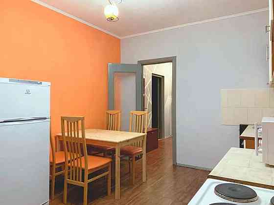 Оренда Квартира 1-кімнатна, 16/16 поверх на ул. Урловская, 9 Киев