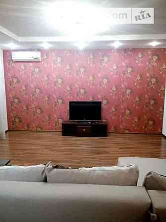 Оренда Квартира 3-кімнатна, 7/16 поверх на Драгоманова ул., 12 Kiev