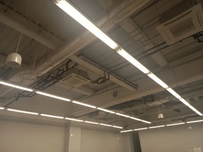 The store is in a shopping mall. Everything in the photo remains (even all the lighting and speakers with music) Dnipro - photo 8