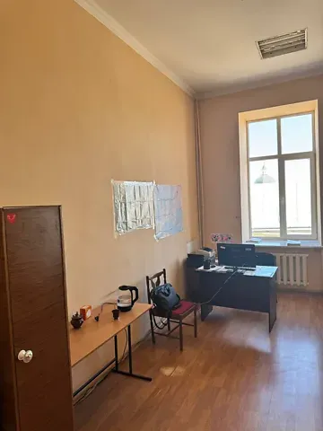 Здається    Чернівці Поштова вулиця Чернівці - фото 1