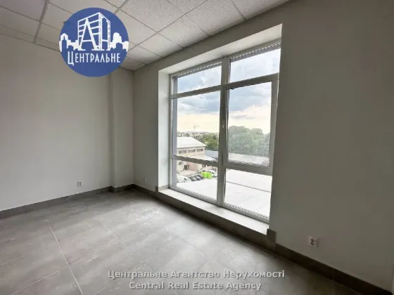 Здається Офісні приміщення площа 48 кв.м 3-й поверх Чернівці вул. Ясська 3 Чернівці