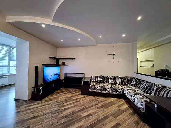 Оренда Квартира 3-кімнатна, 9/10 поверх на Любарского пер., 4А Dnipro