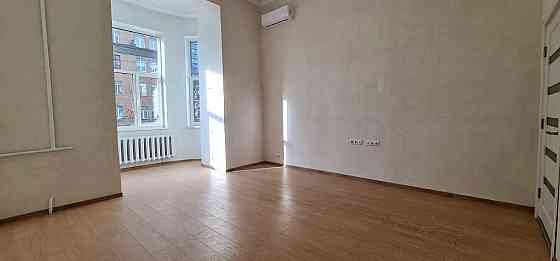 Продаж Квартира 2-кімнатна, 2/5 поверх на Саксаганського вул., д. 68/21 Київ