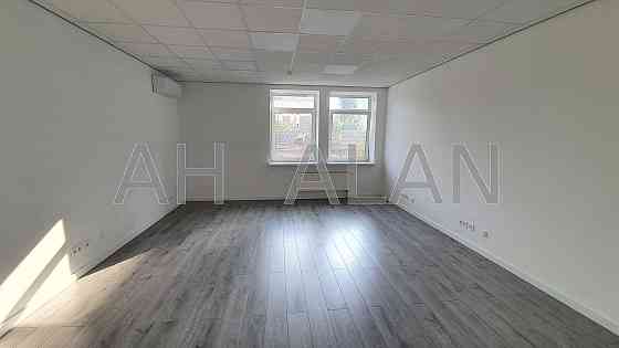 Оренда Будинок 5-кімнатний на Провіантська вул., 3 Київ