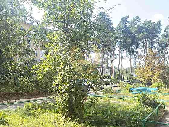 Продаж Квартира 3-кімнатна, 5/5 поверх на Светлая ул., 6 Киев