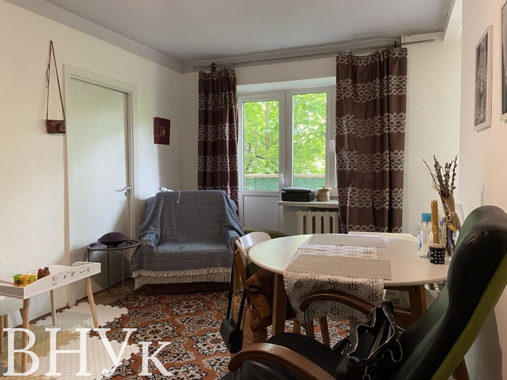 Продаж Квартира 3-кімнатна, 2/4 поверх на вул. Угорська Львів - фото 1