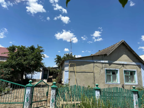Продам будинок з газом в смт Доброслав (25 км від Одеси) 