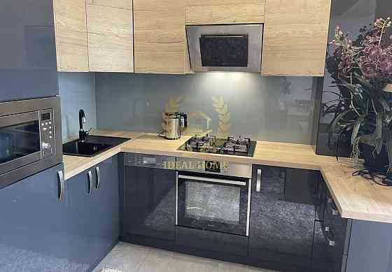 Продаж Квартира 1-кімнатна на Петровская ул., 1 