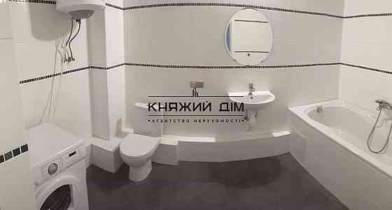 Пропонується на продаж 3-кімнатна квартира за адресою: вул. Пчілки, 8 21140975 Київ