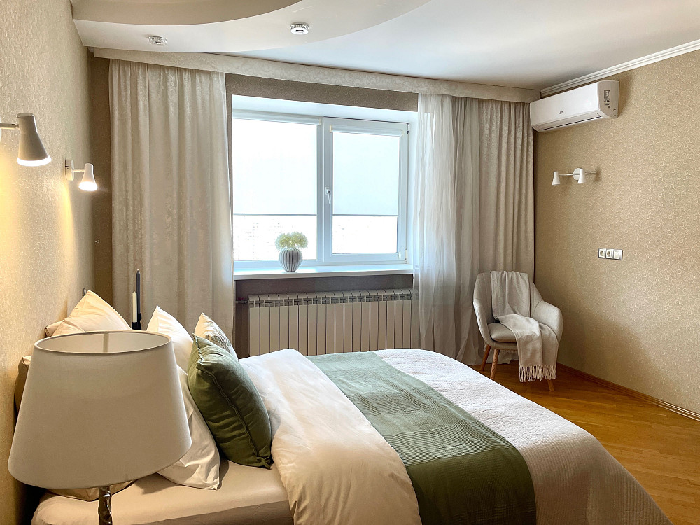 Продаж Квартира 4-кімнатна, 17/18 поверх на Драгоманова вул., д. 15-А Kiev - photo 1