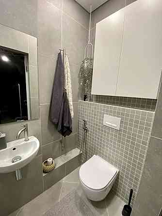 Продаж Квартира 3-кімнатна, 13/14 поверх на Нивська вул., д. 4-Г Киев