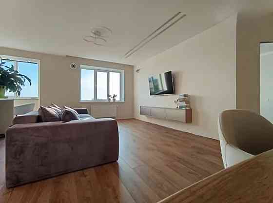 Продаж Квартира 3-кімнатна, 8/9 поверх на Євгенія Рихліка (з КОМІРОЮ) 11а Zhytomyr