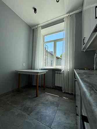 Квартира у м.Кропивницький, 4 кімн., сталінка, центр. Кропивницький