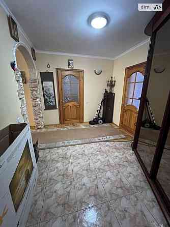 Продаж Квартира 3-кімнатна, 2/16 поверх на Хорольська, 1 Київ