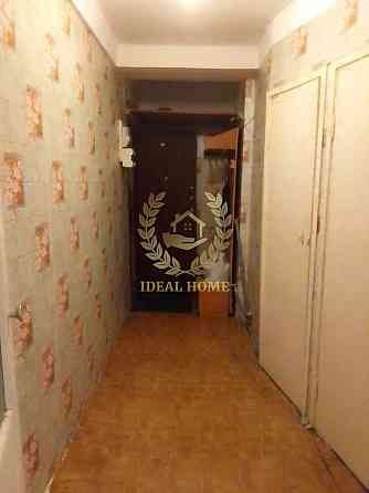 Продаж Квартира 2-кімнатна на Салютная ул., 27А Київ