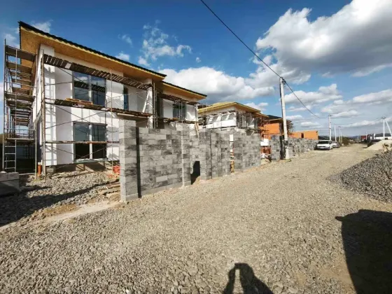 Продаж 2-поверховий Дуплекс з ділянкою 3.5 сот 140 кв.м 4 кімн. на Мінська Ужгород