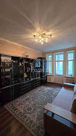 Продаж Квартира 4-кімнатна, 3/6 поверх на Велика Васильківська вул., 42 Kiev