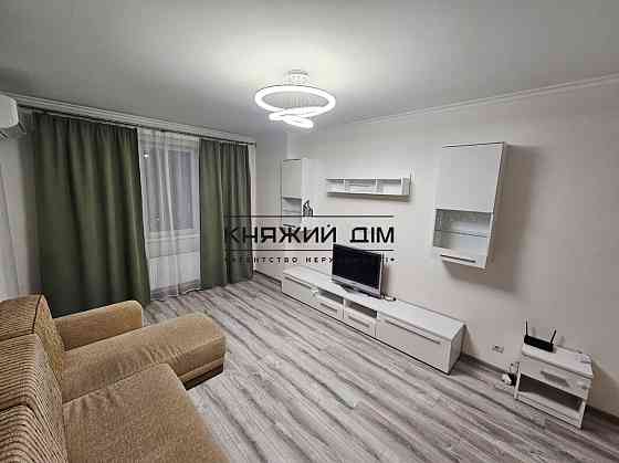 Оренда Квартира 1-кімнатна, 14/25 поверх на вул. Панельная ул./Андрія Аболмасова Київ