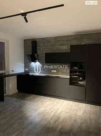 Продаж Квартира 4-кімнатна, 8/26 поверх на вул. Осокорська Київ