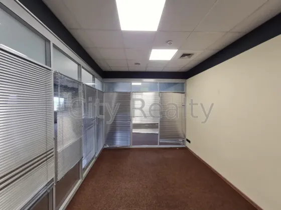 Здається Офісні приміщення площа 220 кв.м 5-й поверх Київ Кирилівська 15/1 Київ