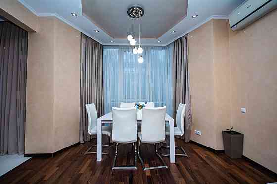 Продаж Квартира 4-кімнатна, 11/13 поверх на Юлії Здановської вул., д. 73г Kiev