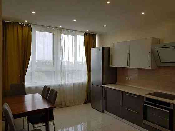 Оренда Квартира 3-кімнатна, 14/25 поверх на пер. Тбилисский Киев