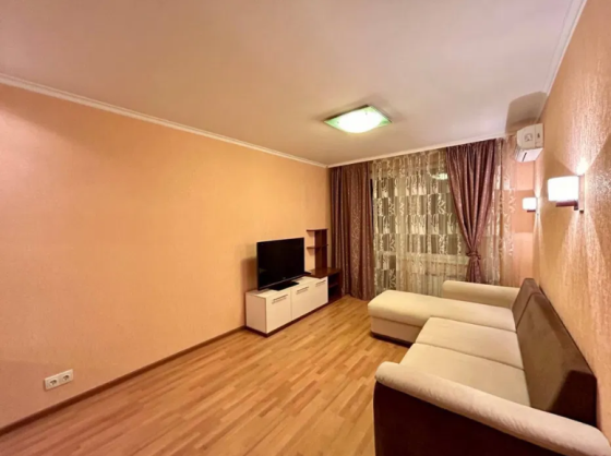 Оренда Квартира 1-кімнатна, 4/9 поверх на вул. Йорданська, 9 Kiev