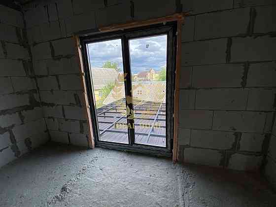 Продаж Будинок 6-кімнатний 