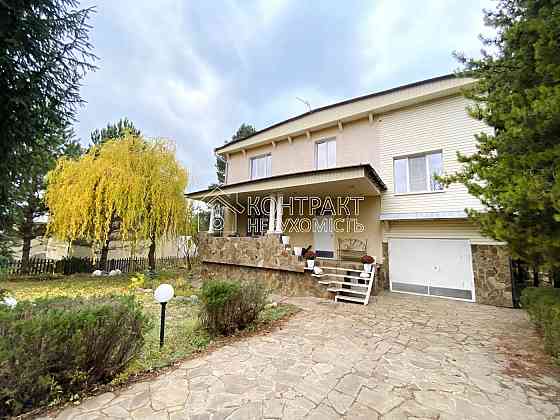 Продаж Будинок 7-кімнатний на вул. Зелена 