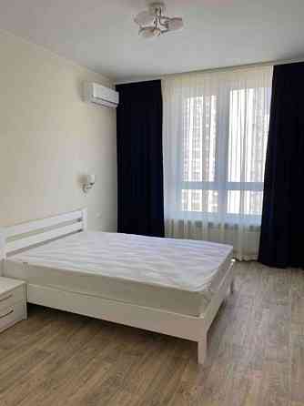 Оренда Квартира 1-кімнатна, 14/26 поверх на ул. Каменская Київ