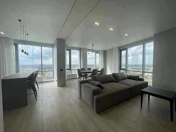 Оренда Квартира 3-кімнатна, 30/36 поверх на ул. Академика Заболотного Kiev