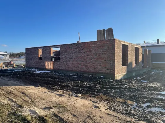 For sale 1-storey House with land 0.6 ares 140 sq.m 3 rooms at Волинська обл. с Гаразджа Luts'k