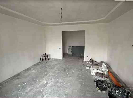 3 комнатная квартира. Средний этаж Одеса