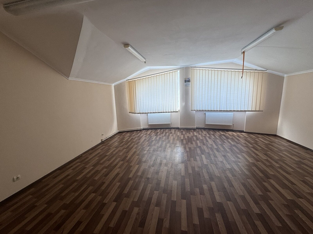 Оренда приміщення вільного призначення на вул. Курбаса Л. поверх - 4/4 Тернопіль - фото 1