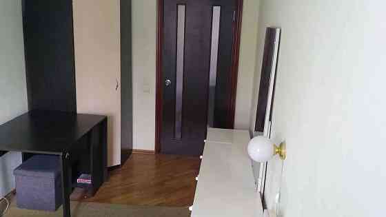 Оренда Квартира 3-кімнатна, 5/5 поверх на ул. Салютная, 13 Київ