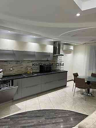 Продаж Квартира 3-кімнатна, 3/14 поверх на Вишняковская ул. Київ