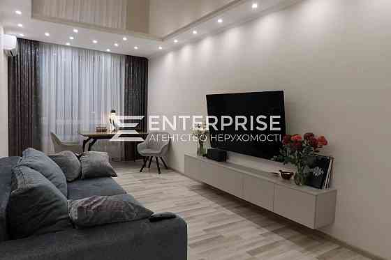 Продаж Квартира 3-кімнатна, 22/25 поверх на вул. Зарічна Київ