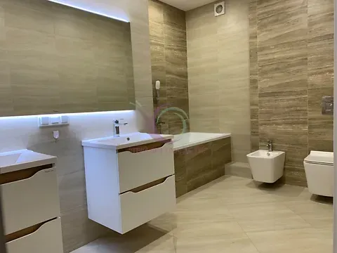 Продаж 4-поверховий   230 кв.м 6 кімн. на Румунська вулиця 30Г Чернівці - фото 2