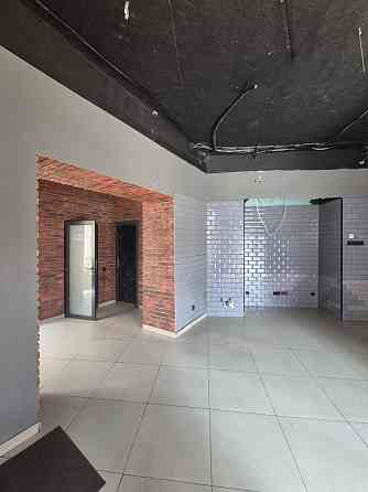 Продаж приміщення вільного призначення на вул. Хмельницького Богдана приміщень - 2, поверх - 1/3 Львів