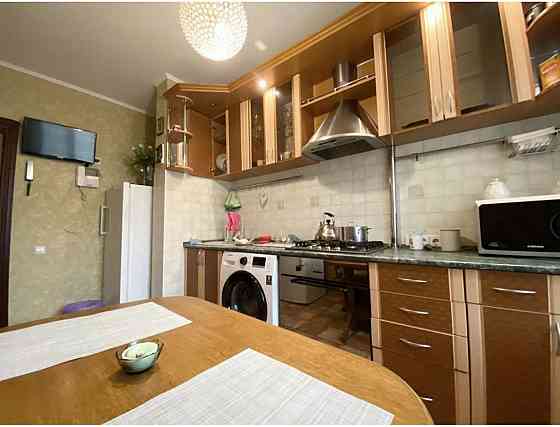 Продаж Квартира 3-кімнатна, 4/10 поверх на вул. Грушевського Ровно