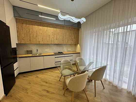 Продаж Будинок Ivano-Frankivs'k