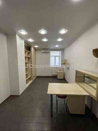Оренда офісне приміщення на Хмельницького Богдана вул., 10 приміщень - 4 Kiev