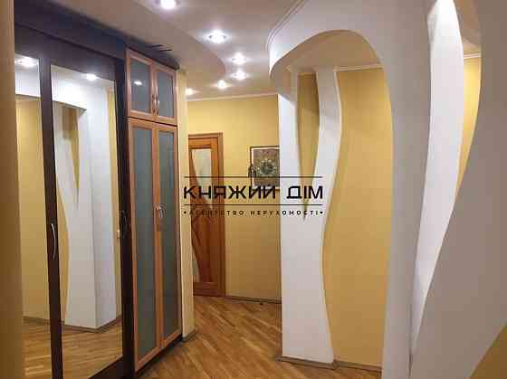 Оренда Квартира 3-кімнатна, 10/21 поверх на Святошинская пл. Київ