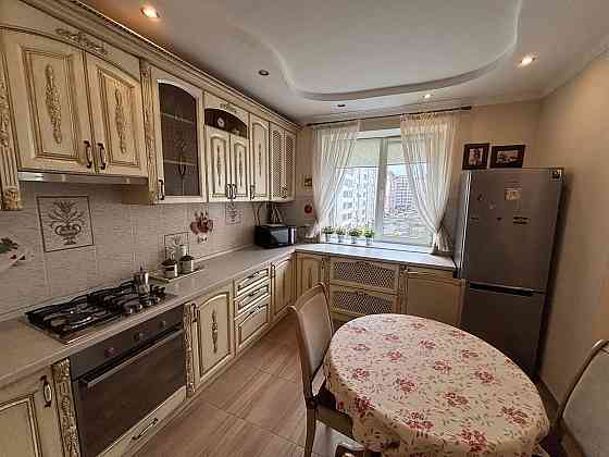 Оренда Квартира 2-кімнатна, 9/10 поверх на вул. Стуса В. Івано-Франківськ