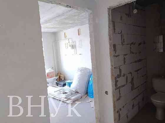 Продаж Квартира 3-кімнатна, 5/5 поверх на вул. Лисенка М. Ternopil'